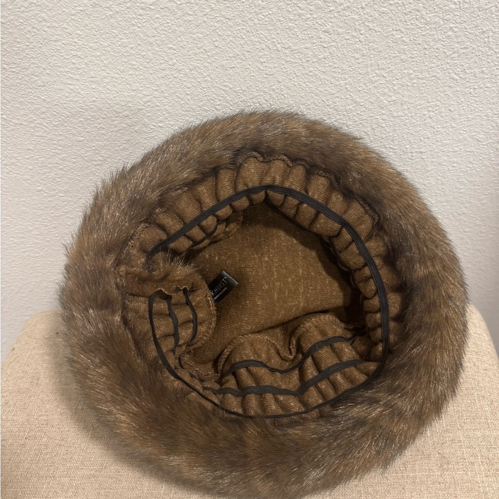 Luxurius Faux and Beaver Fur Coat - Picture 5 of 11